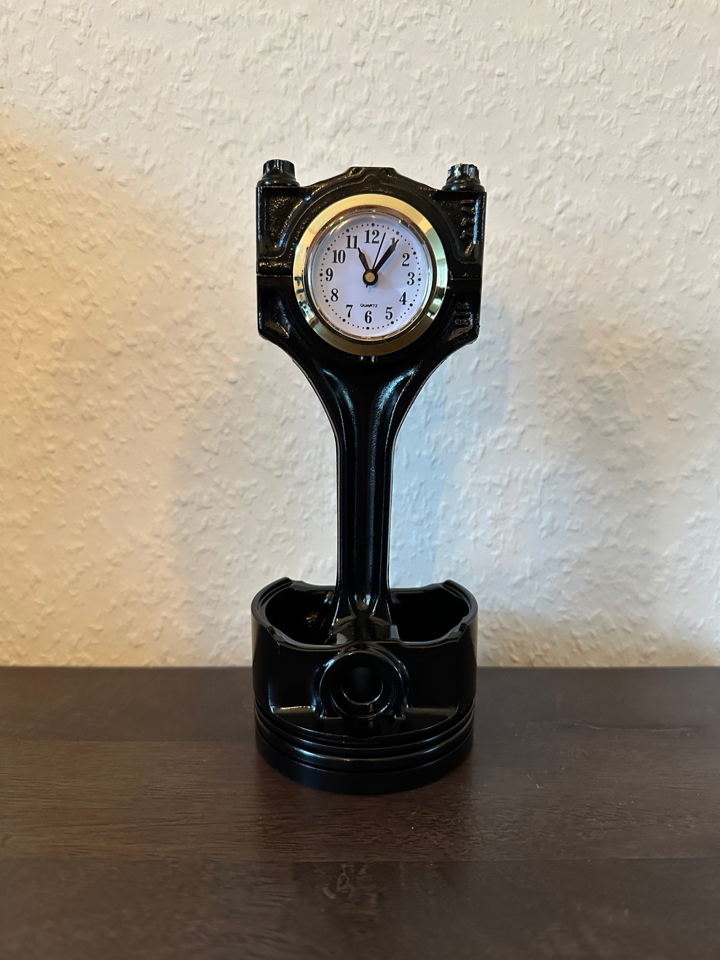 Design Uhr BMW Kolben und Pleuel
