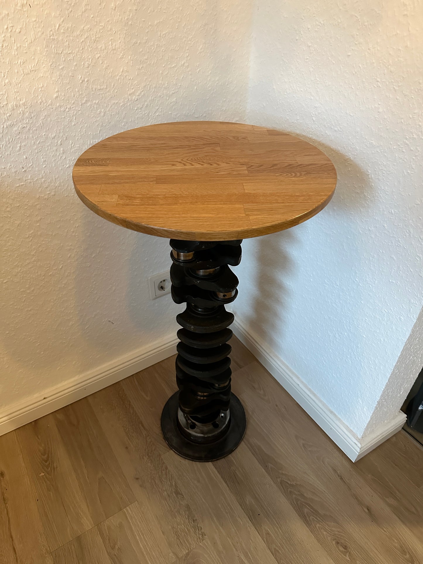 Stehtisch BMW Kurbelwelle