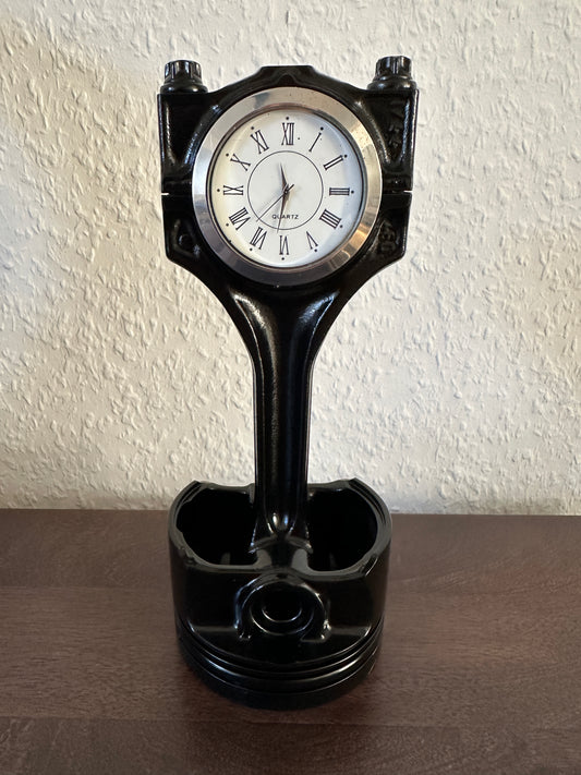 Design Uhr BMW Kolben und Pleuel