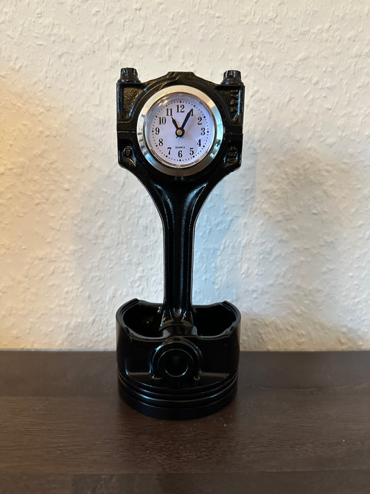 Design Uhr BMW Kolben und Pleuel