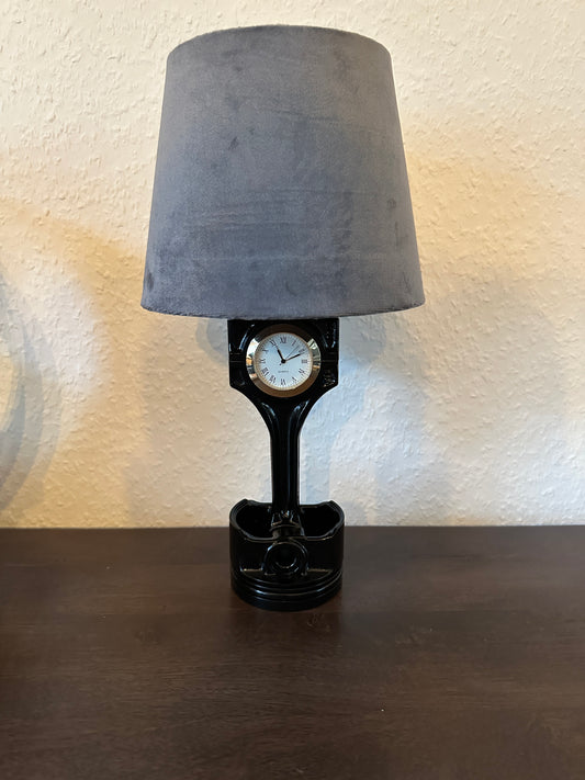 Design Tischlampe BMW Kolben und Pleuel